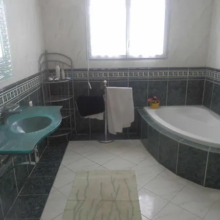 Сasa de vacaciones Maison Charmante A 30 Min. Des 24 Du Mans